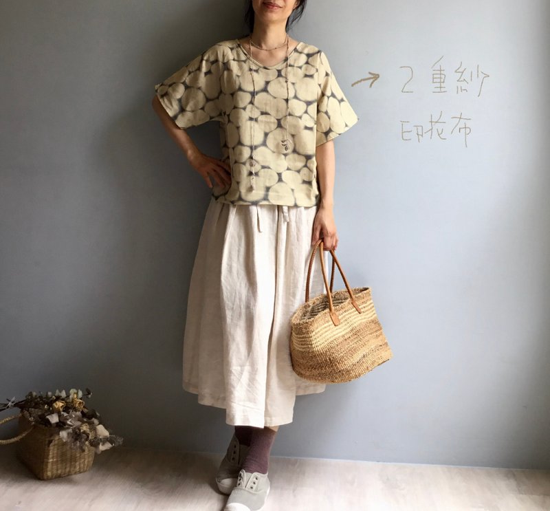 Golden Camellia/Designer Print Double Layer Cotton Small V-neck Wing Sleeve Top 100% Cotton - Women's Tops - Cotton & Hemp 