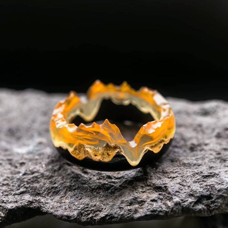 Wood resin ring Fire Eco epoxy jewelry for women and men. Magic ring for gift. - 戒指 - 樹脂 橘色