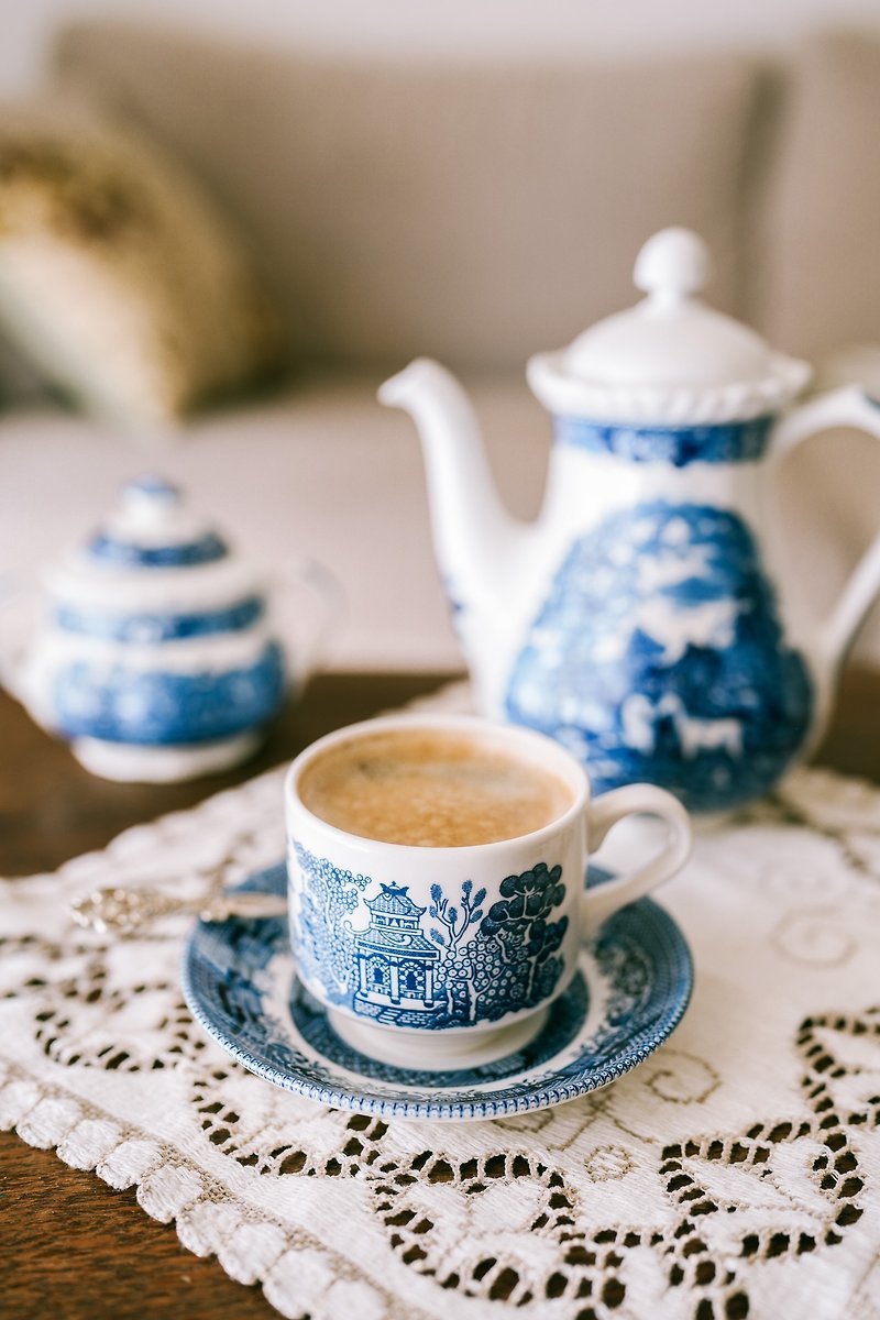 British Vintage Churchill Blue Willow Series Coffee Cup/Tea Cup - แก้ว - ดินเผา สีน้ำเงิน