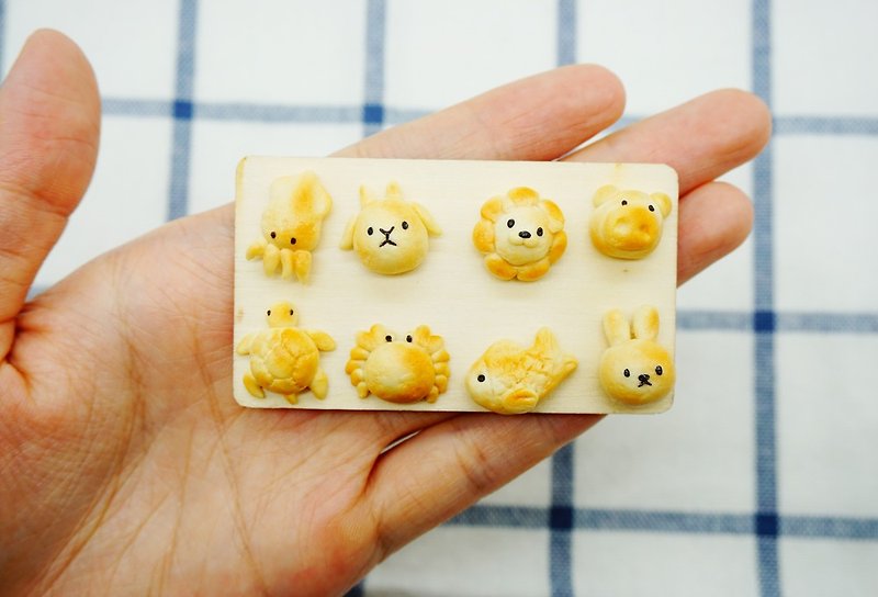 MoonMade fresh baked super realistic miniature animal modeling bread earrings clip earrings ear clip ear clip ear studs pig lion crab rabbit sheep turtle bread food play jewelry creative gift - Earrings & Clip-ons - Clay Multicolor