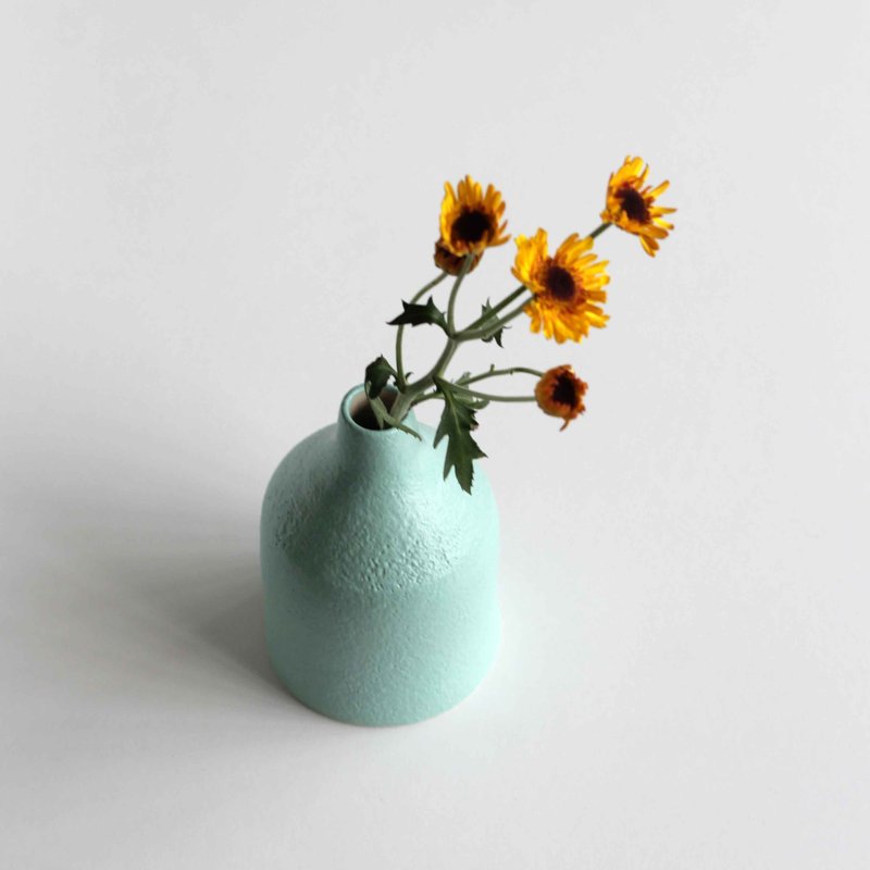 Handmade Ceramic Bottle Vase - Pastel Mint Textured - 擺飾/家飾品 - 陶 綠色