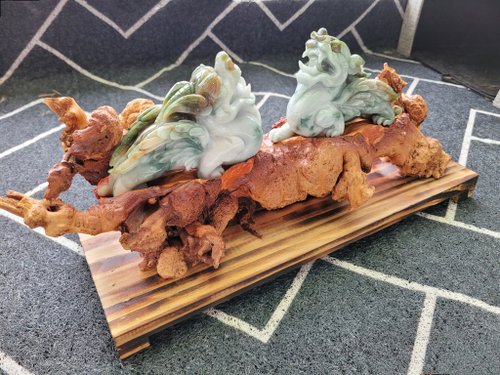 螺絲帽帽工作室 【純翠】天然翡翠 極美五彩大師精雕霸總飛天招財貔貅一對 附臺證