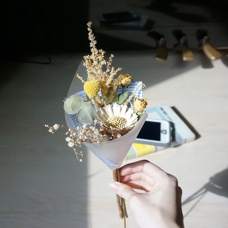 Small bouquet of candy dry flowers - ตกแต่งต้นไม้ - พืช/ดอกไม้ 