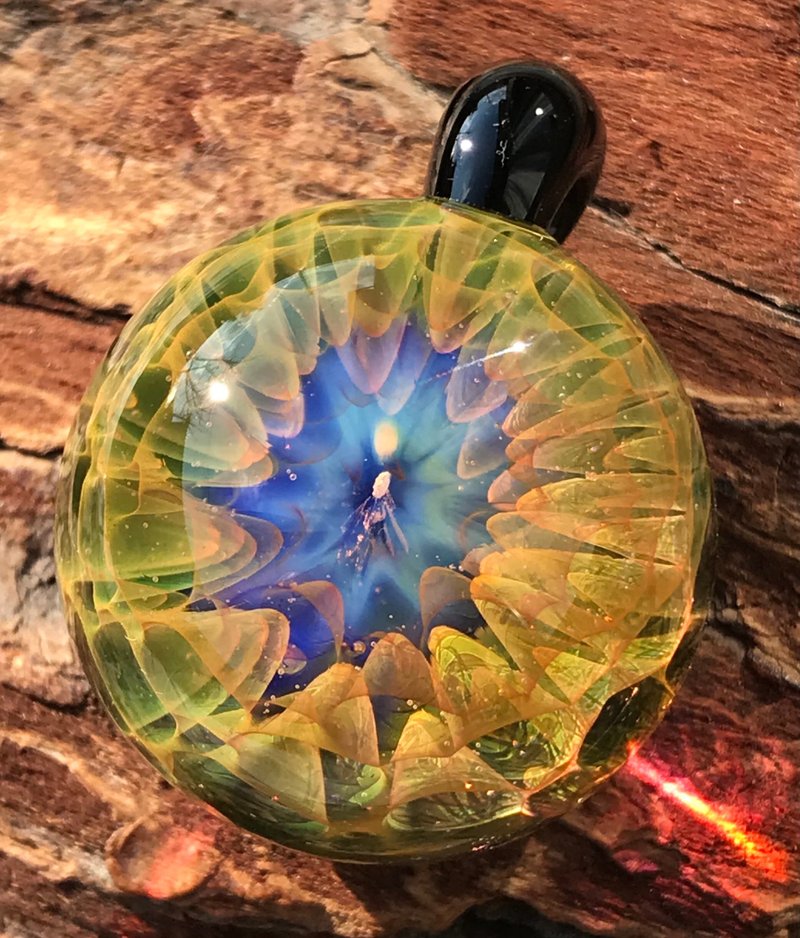 boroccus 紫外線反應3D幾何圖案硼矽酸鹽玻璃吊墜 - 項鍊 - 玻璃 多色
