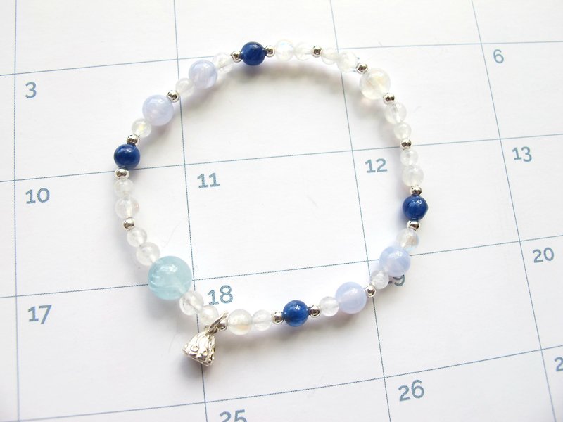 Seawater sapphire x moonstone x kyanite x blue agate x [sea sea life] - Bracelets - Crystal Blue