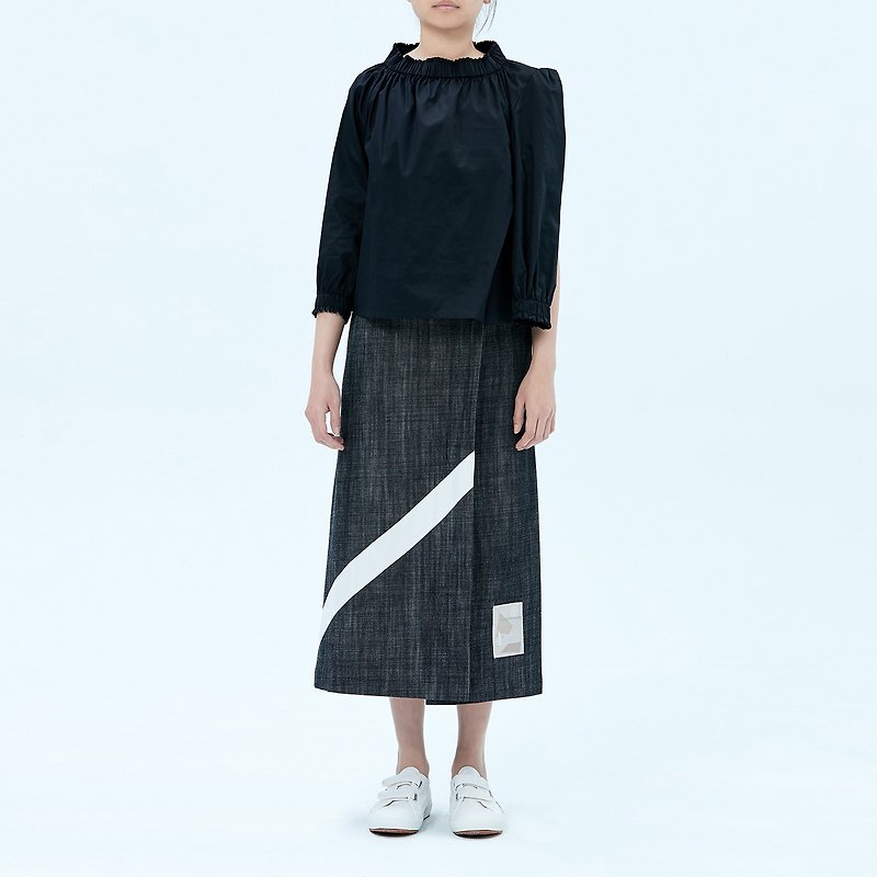 Black Asymmetrical Cotton Top - เสื้อผู้หญิง - ผ้าฝ้าย/ผ้าลินิน สีดำ