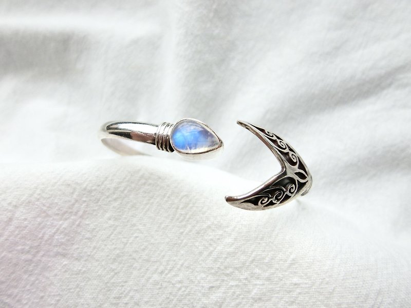 Moonstone 925 sterling silver mermaid bracelet Nepal handmade silverware - Bracelets - Gemstone Silver