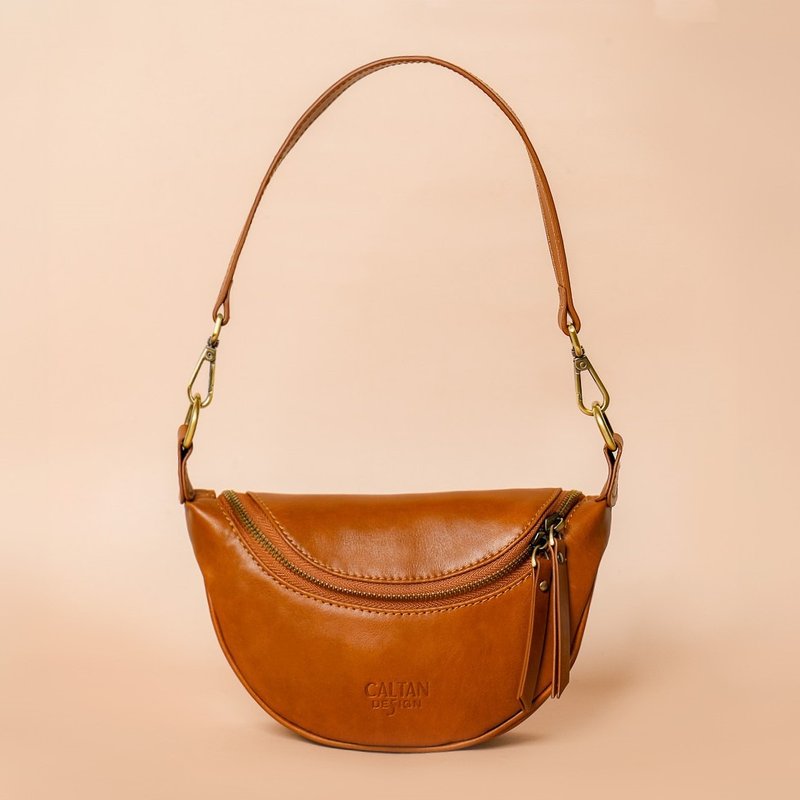 [24hr fast shipping] Genuine leather large opening armpit/side back bag-234040ht - กระเป๋าแมสเซนเจอร์ - หนังแท้ สีนำ้ตาล