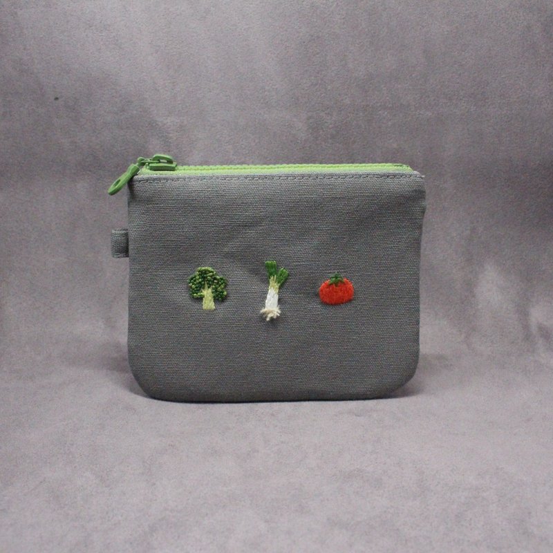 Hand embroidered card coin purse/grocery bag - กระเป๋าใส่เหรียญ - ผ้าฝ้าย/ผ้าลินิน สีเทา