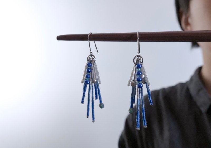 Earrings 【 The fireworks 】masaka_no.398 - Earrings & Clip-ons - Thread Blue