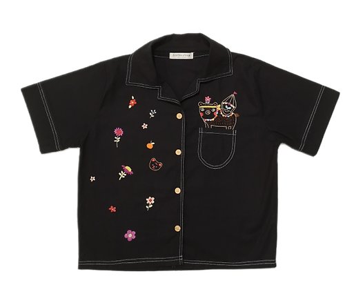 gailstudio Hawaiian shirt, black collar, hand embroidered, bear flower lover pattern design, very cute.