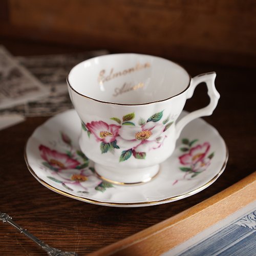 L&R 古董與珍奇老件 英國Royal Windsor '野玫瑰' 細骨瓷/精緻骨瓷茶杯組/加拿大省花