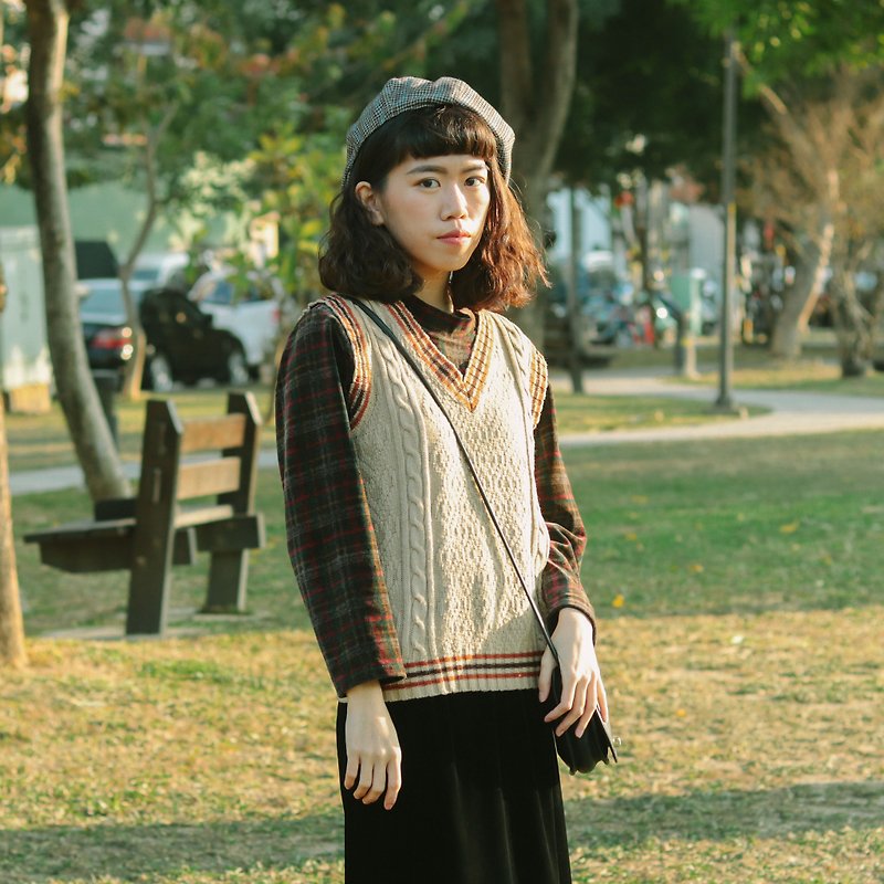 Tsubasa.Y│**Various options**Vintage knitted vest, twist color - เสื้อกั๊กผู้หญิง - วัสดุอื่นๆ หลากหลายสี