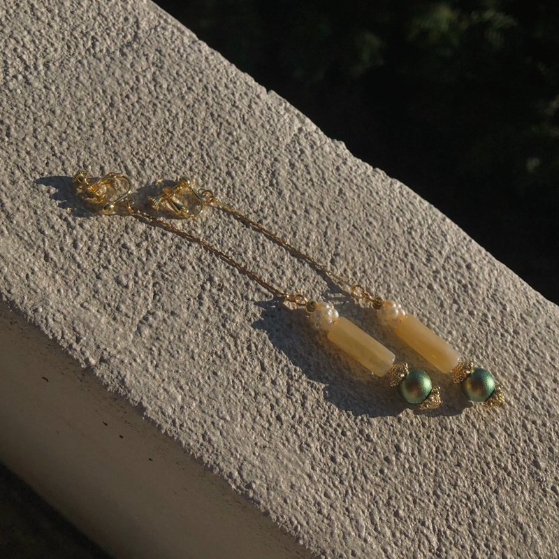 The Tea Hills - Ceylon Journal Ceylon Journal Tea Hills Earrings - Earrings & Clip-ons - Resin Green