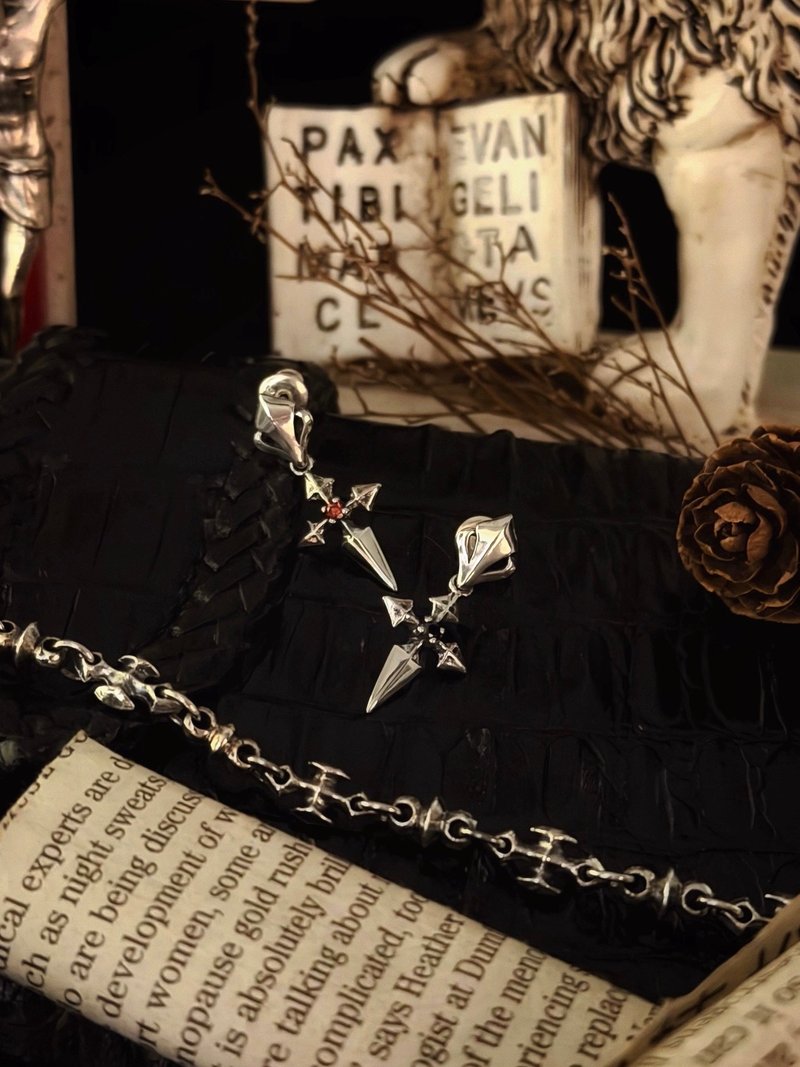 【Baroque Series】Dawn / Cross / Silver / Single Piece - ต่างหู - เงินแท้ สีเงิน