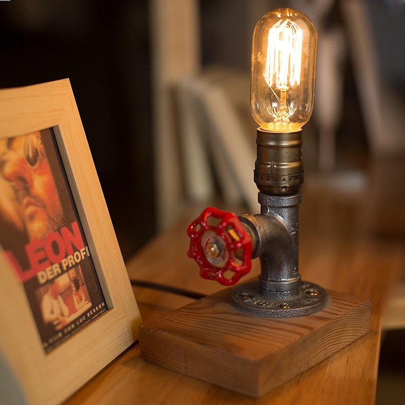 [クリスマス ギフト ボックス] レトロ エジソン クリエイティブ デスク ランプ パーソナリティ スタディ 寝室 装飾 水道管 ランプ - 照明・ランプ - 金属 ブラウン