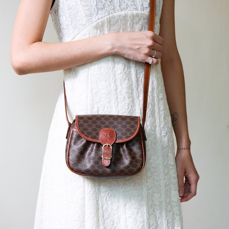 Vintage Celine Dark Brown Macadam Pattern Flap Shoulder Bag - กระเป๋าแมสเซนเจอร์ - หนังแท้ สีนำ้ตาล