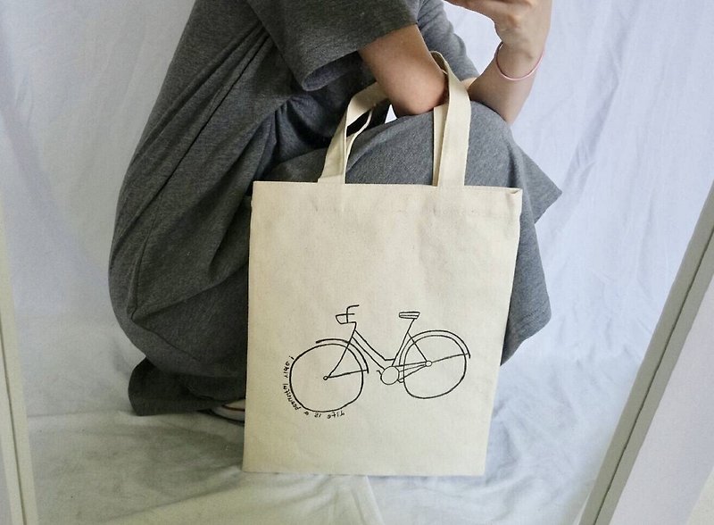 手塗りのキャンバスバッグ - 自転車 - トート・ハンドバッグ - その他の素材 ホワイト