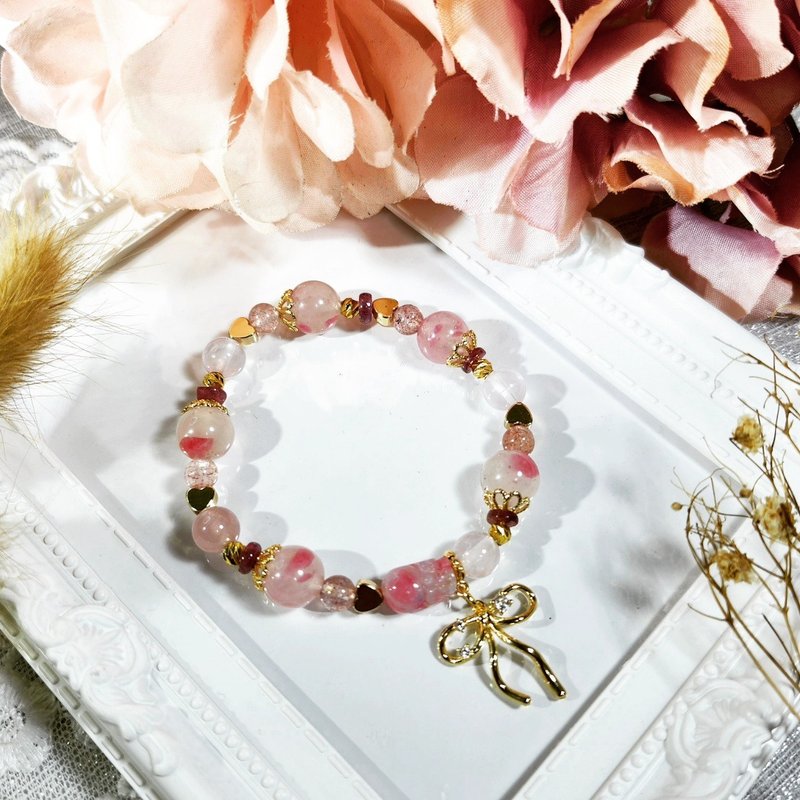 The bow promises to be liked and win love. Crystal/Rhodonite/Rose Quartz/Strawberry Quartz/Ruby Tourmaline - สร้อยข้อมือ - คริสตัล สึชมพู