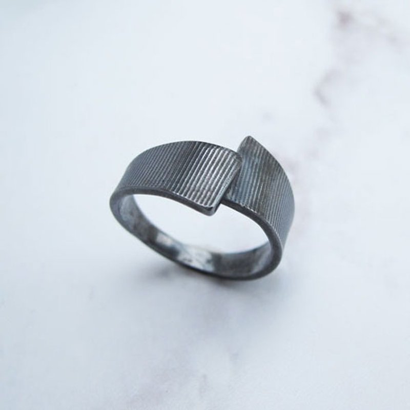 [Handmade custom silver jewelry] wide version overlap | personality wide version 999 handmade sterling silver ring | - แหวนทั่วไป - เงินแท้ สีเงิน
