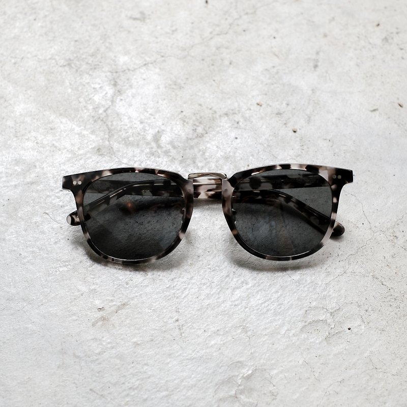 Japanese sunglasses sunglasses in gold all titanium metal polarized uv400 玳瑁 black gray tablets - กรอบแว่นตา - โลหะ 