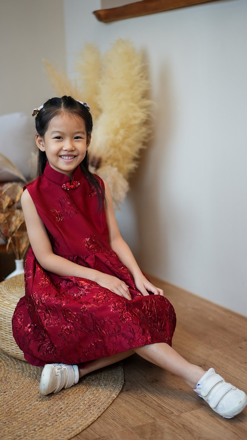 Kid's Sleeveless Brocade Qipao (Red) - ชุดเด็ก - วัสดุอื่นๆ สีแดง