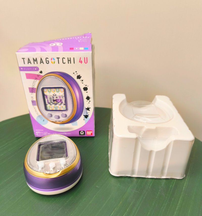 [Tamagotchi] 90% new Linen 4U classic version with refillable character collection - Gadgets - Plastic Purple