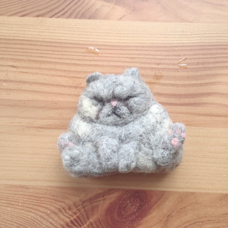 Grey Meow Brooch - Brooches - Wool Gray