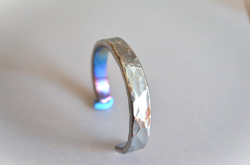 Titanium bangle・純チタンバングル・シルバーエイト・楕円形モデル - 手鍊/手環 - 其他金屬 銀色