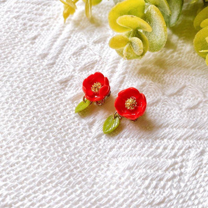 山茶花、樁花耳環 | 黏土耳環 - 耳環/耳夾/耳骨夾 - 黏土 紅色