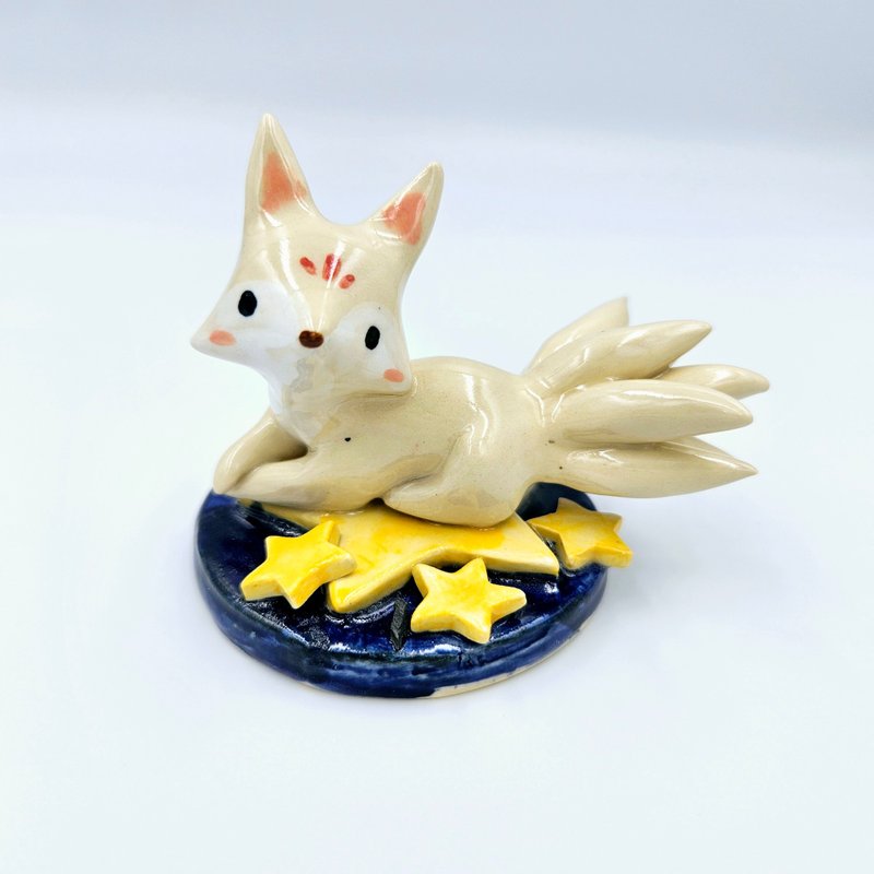 Nine-tailed fox on the stars - Stuffed Dolls & Figurines - Pottery 