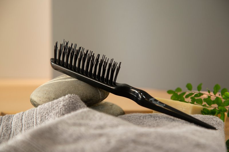Special cleaning brush for comb | Pandora’s beauty box - อุปกรณ์แต่งหน้า/กระจก/หวี - พลาสติก สีดำ