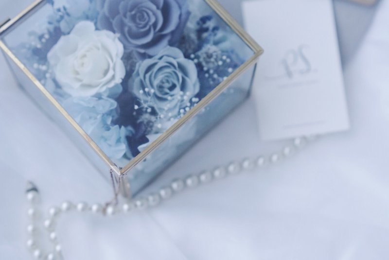Valentine's Day Selected Flower Gift [Bronze Frame Glass Flower House Flower Gift] Gray Blue Immortal Flower. Ring Box - ตกแต่งต้นไม้ - พืช/ดอกไม้ สีน้ำเงิน