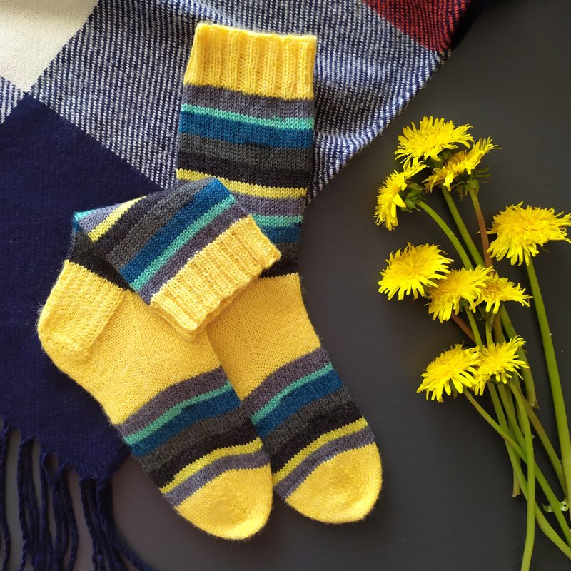 Handmade womens socks/ Warm knitted accessory - 襪子 - 羊毛 黃色