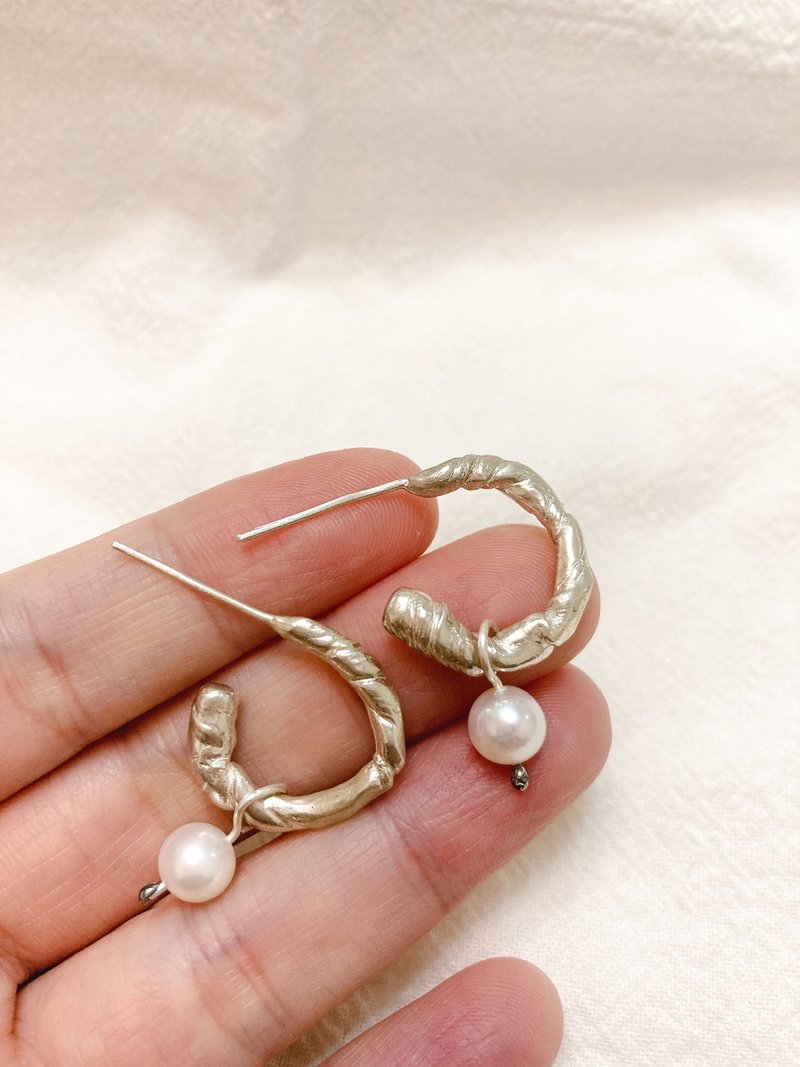 Twist C-shaped dual-purpose sterling silver earrings - ต่างหู - เงินแท้ สีเงิน