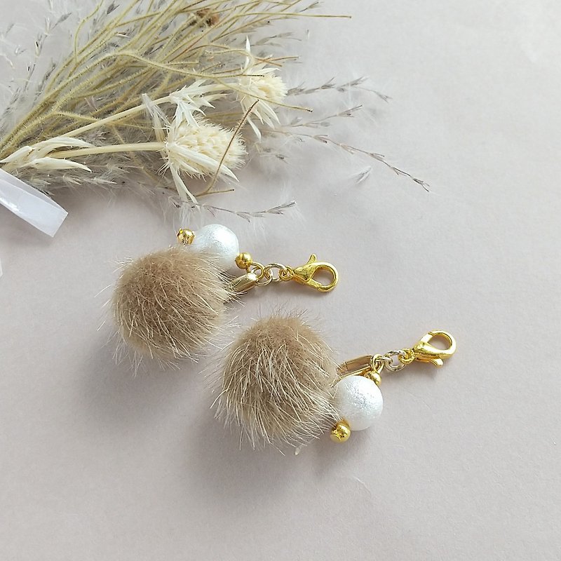 Fur Ball Mask Charm Short Brown Pearl Beads Outing Gift for Everyday Use Mask Ac - Charms - Other Materials Brown