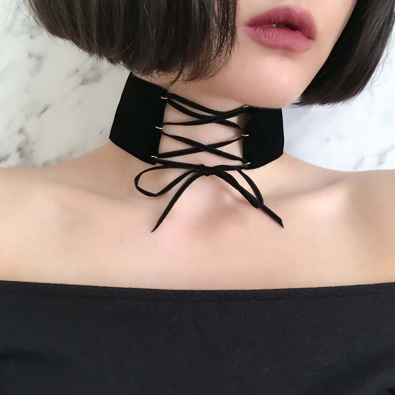 Simple lace-up choker SV034 - Chokers - Polyester Black