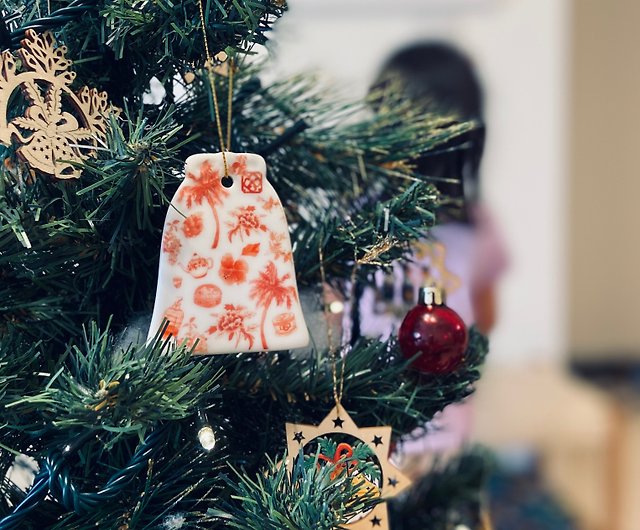 ベル型 陶器のクリスマスオーナメント - ショップ Design Stories 置物 - Pinkoi