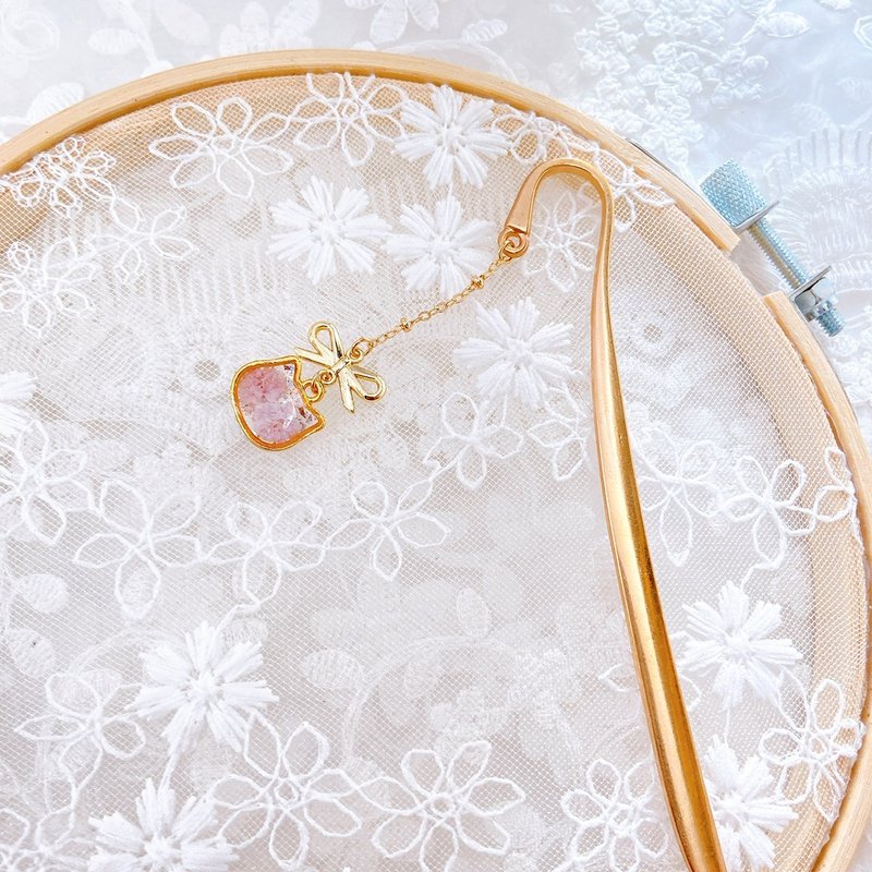 恋恋絮語 猫のしおり ハンドメイド 手帳 カスミソウ - しおり・ブックマーカー - その他の素材 ピンク