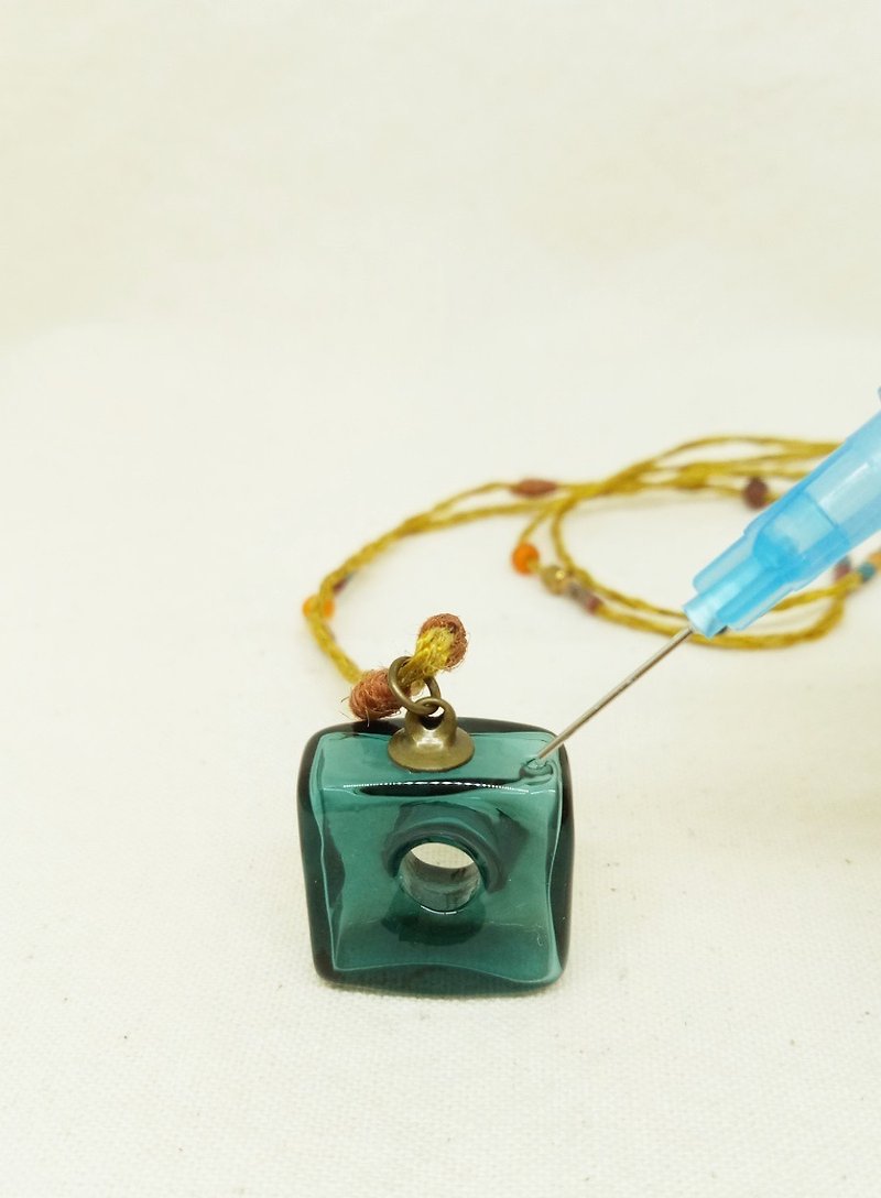 Blue essential oil bottle necklace - Necklaces - Colored Glass Blue