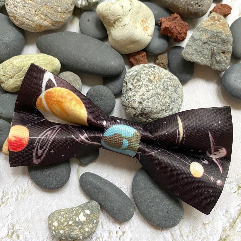 Style 0371 Galaxy Planets Printed Bowtie - Bridal Groom Gift & Wedding Bowtie - สร้อยติดคอ - เส้นใยสังเคราะห์ สีดำ