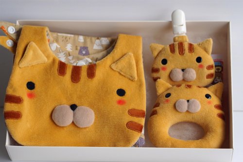 Bucute Bucute虎寶寶的彌月禮盒組/口水巾/護身符/手搖鈴/彌月