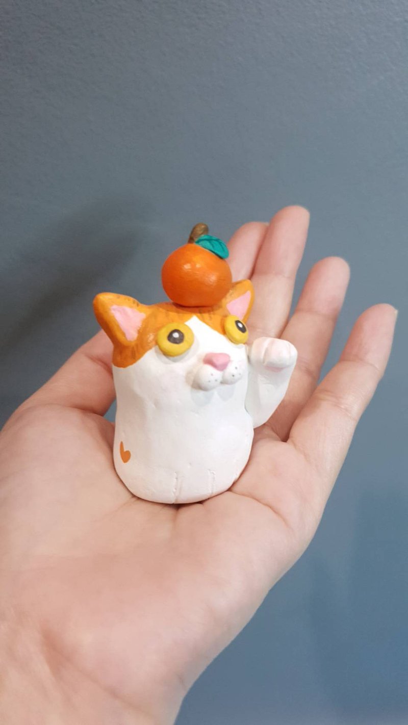 The Fat Cat  with orange (Lucky Cat) - ของวางตกแต่ง - วัสดุอื่นๆ 