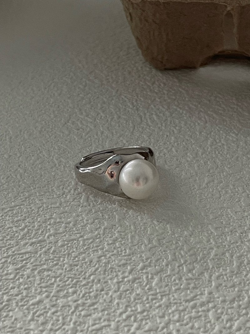 silver silk natural pearl ring 肌理珍珠银戒指 - General Rings - Pearl White