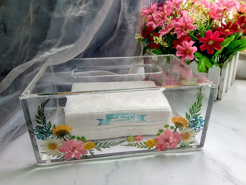 Plastic Acrylic tissue box cover, tissue box  with pressed flowers - Tissue Boxes - Acrylic Multicolor