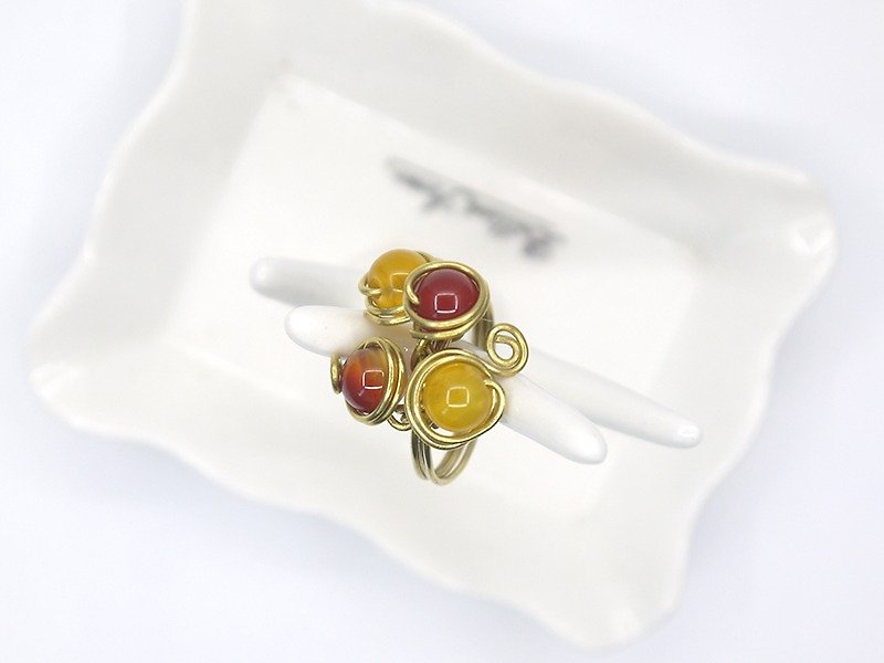 [Riitta]條紋瑪瑙 編織黃銅戒子 - 戒指 - 寶石 紅色