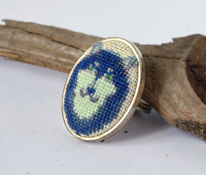 帶狼的刺繡戒指 送給她橢圓形藍灰色十字繡戒指的最佳禮物 - 戒指 - 繡線 藍色