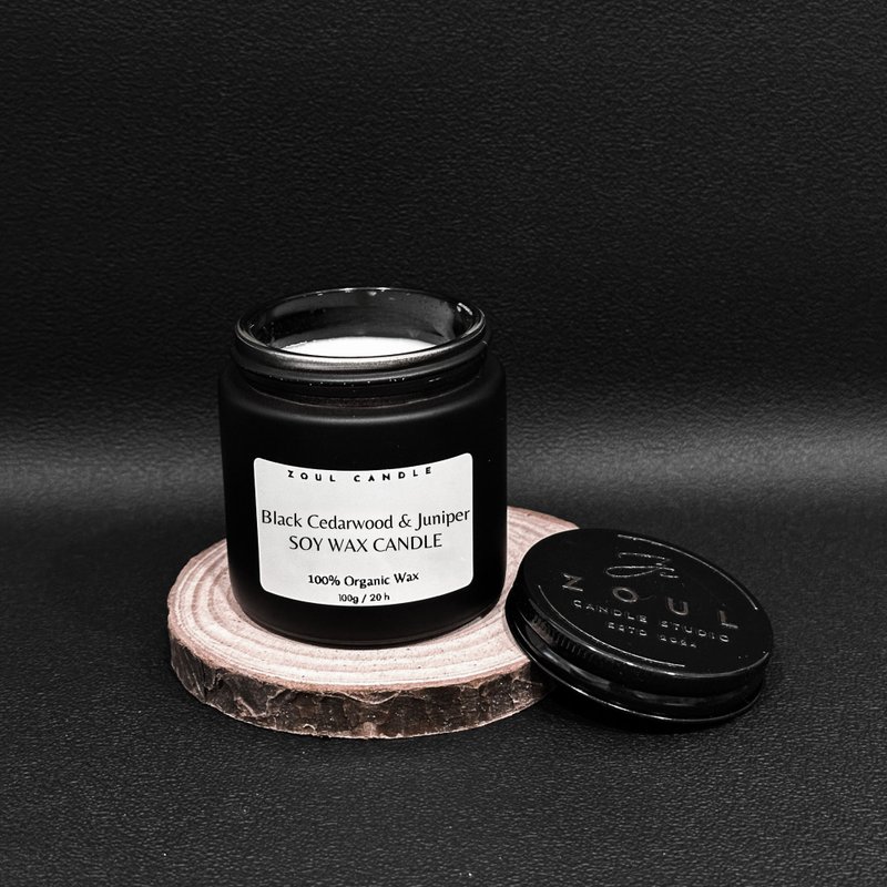 [Feel the serenity] Black Cedarwood & Juniper scented candle - เทียน/เชิงเทียน - ขี้ผึ้ง สีดำ