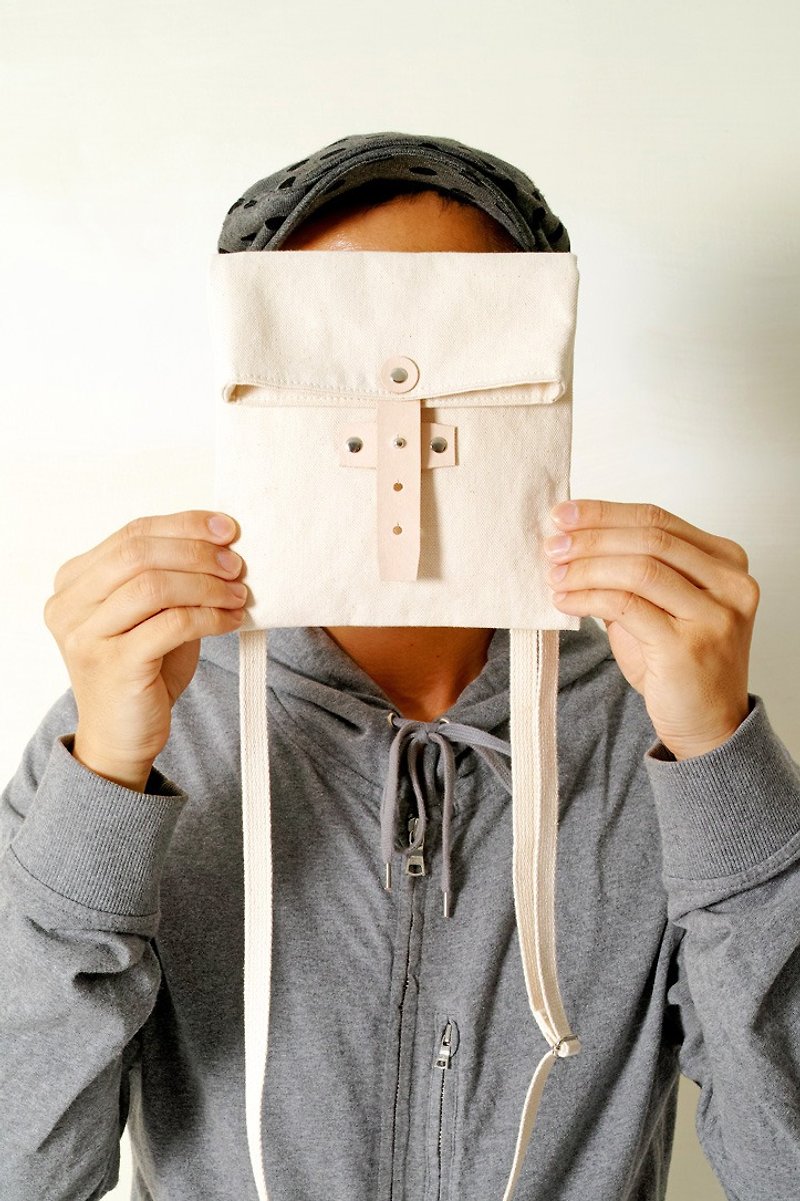 HALO-Handmade leather cotton canvas folding side back/camera/storage bag - Camera Bags & Camera Cases - Cotton & Hemp White