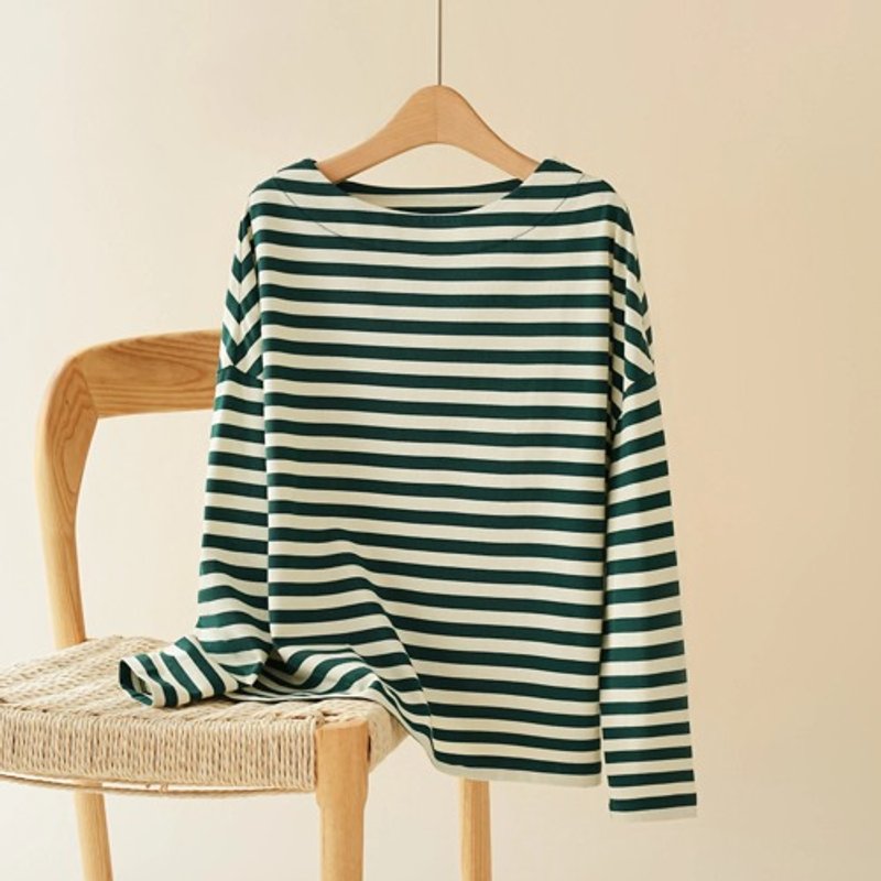 A striped cut-and-sew pullover that can be worn casually and feels good against the skin. Green and off-white 240921-4 - เสื้อผู้หญิง - ผ้าฝ้าย/ผ้าลินิน 